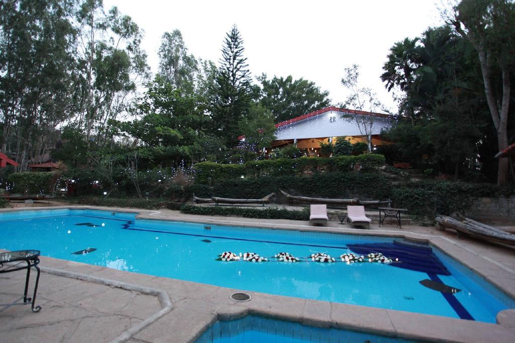 Eagle Ridge Resort Bangalore Exteriör bild
