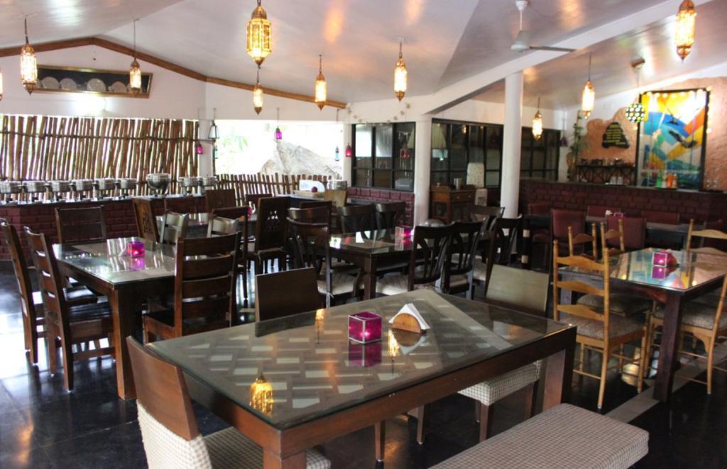 Eagle Ridge Resort Bangalore Exteriör bild