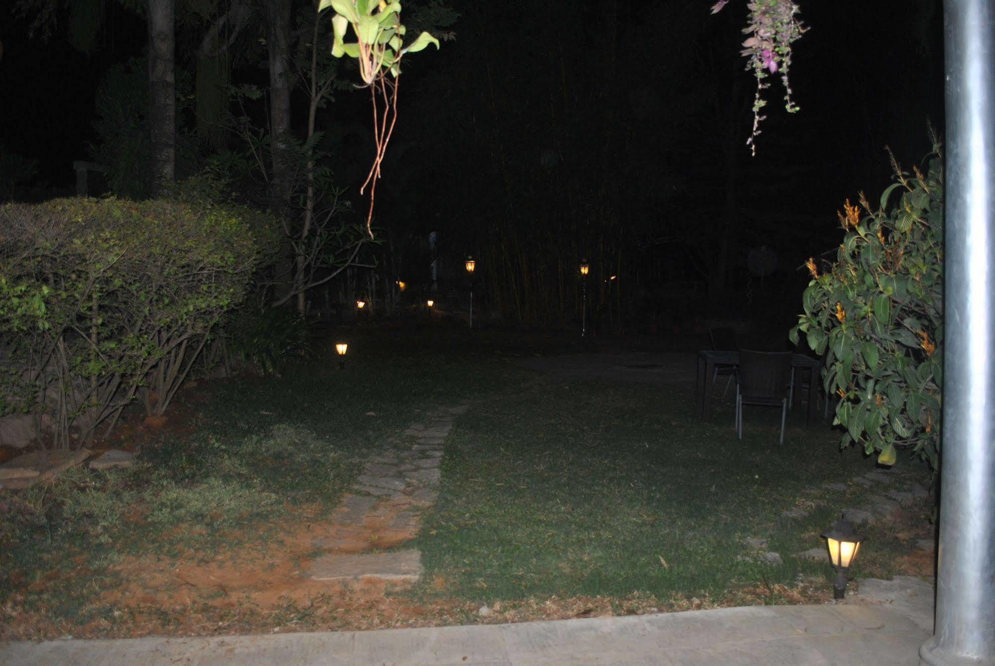 Eagle Ridge Resort Bangalore Exteriör bild