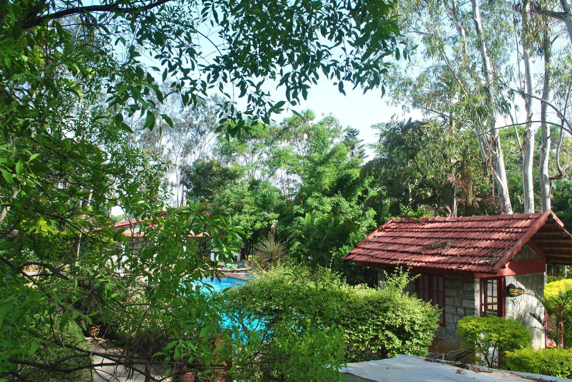 Eagle Ridge Resort Bangalore Exteriör bild